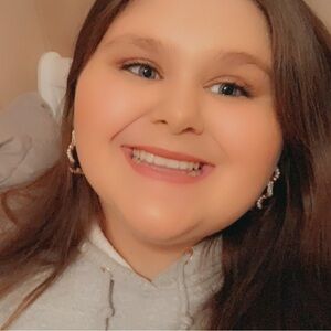 Meet your Posher, Isabella